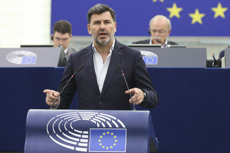 González Casares denuncia a “extralimitación” da Comisión Europea coa súa proposta e a falta de diálogo co sector pesqueiro