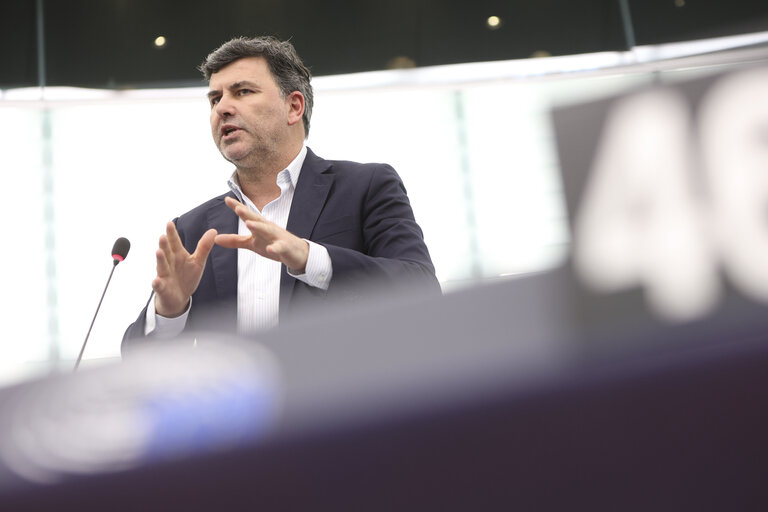González Casares: “La reforma del mercado eléctrico en la UE va bien encaminada pero puede ser más ambiciosa”