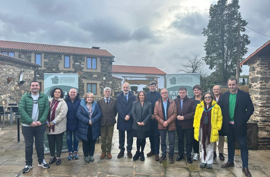 Nicolás González Casares reivindica el Camino Francés como símbolo de paz y conciencia europea en un encuentro en Arzúa